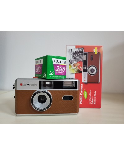 AGFA REUSABLE CAMERA BROWN + FUJI C200 36/135